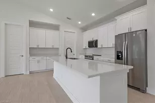 118 SW 20th St, Cape Coral, FL 33991 - Photo 7