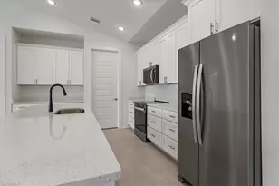 118 SW 20th St, Cape Coral, FL 33991 - Photo 11