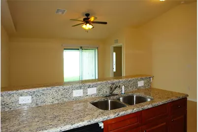 530 SE 5th Ave, Cape Coral, FL 33990 - Photo 5