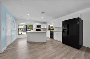 719 SE 12th Ave, Cape Coral, FL 33990 - Photo 5