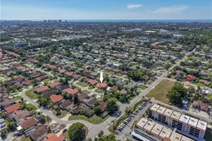 27391 Pelican Ridge Cir, Bonita Springs, FL 34135 - Photo 41