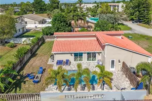 27391 Pelican Ridge Cir, Bonita Springs, FL 34135 - Photo 3