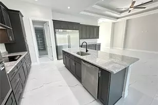 3915 Kismet Pkwy W, Cape Coral, FL 33993 - Photo 11