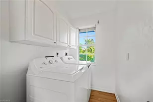 1570 Avion Pl, Naples, FL 34104 - Photo 21