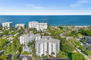 1300 Gulf Shore Blvd N, Naples, FL 34102 - Photo 3