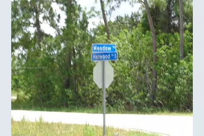 1071 Halby Ave S, Lehigh Acres, FL 33974 - Photo 5