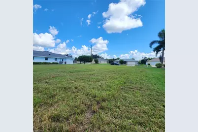420 SE 9th Pl, Cape Coral, FL 33990 - Photo 7