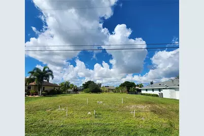 420 SE 9th Pl, Cape Coral, FL 33990 - Photo 5