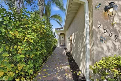 2009 Tamarron Ln, Naples, FL 34120 - Photo 3