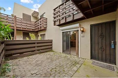 137 Pinebrook Dr, Fort Myers, FL 33907 - Photo 9