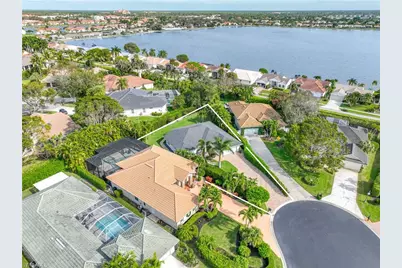 2003 Timberline Dr, Naples, FL 34109 - Photo 9