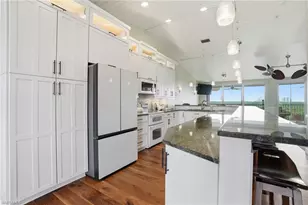 300 Horse Creek Dr, Naples, FL 34110 - Photo 9