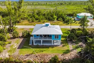 3811 Crestwell Ct, Saint James City, FL 33956 - Photo 3