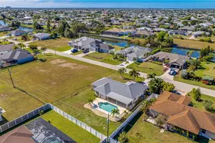 2931 SW 4th Pl, Cape Coral, FL 33914 - Photo 37