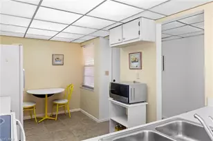 1087 Forest Lakes Dr, Naples, FL 34105 - Photo 5