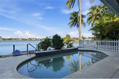 1624 Emerald Cove Dr, Cape Coral, FL 33991 - Photo 35