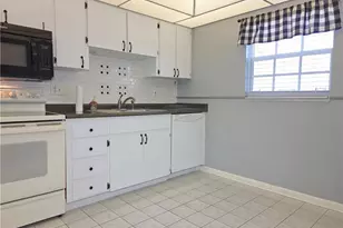 1462 Myerlee Country Club Blvd, Fort Myers, FL 33919 - Photo 11