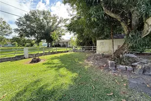 327 Montgomery Ave, Fort Myers, FL 33905 - Photo 25