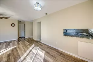 628 SE 12th Ct, Cape Coral, FL 33990 - Photo 9