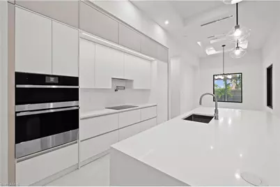 1118 Del Prado Blvd N, Cape Coral, FL 33909 - Photo 13