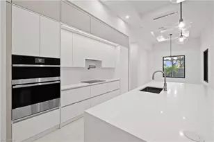 1118 Del Prado Blvd N, Cape Coral, FL 33909 - Photo 13