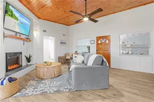 467 Madison Ct, Fort Myers Beach, FL 33931 - Photo 11