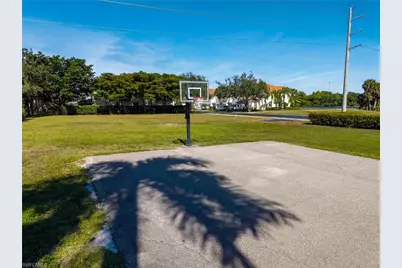 827 Hampton Cir #146, Naples, FL 34105 - Photo 31