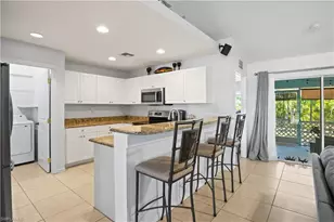 4301 NE 9th Pl, Cape Coral, FL 33909 - Photo 11