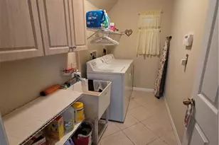 1725 SW 49th Ln, Cape Coral, FL 33914 - Photo 9