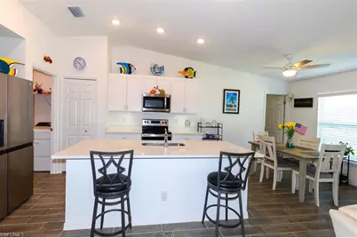 1324 SW 8th Pl, Cape Coral, FL 33991 - Photo 3