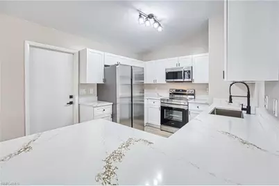 4022 SW 8th Pl, Cape Coral, FL 33914 - Photo 3