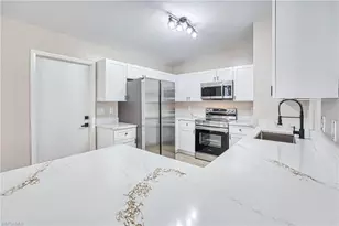 4022 SW 8th Pl, Cape Coral, FL 33914 - Photo 3