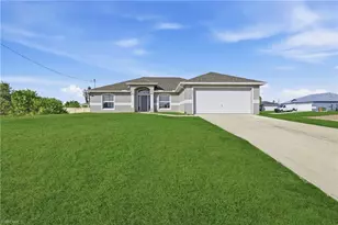 409 NE 25th Terrace, Cape Coral, FL 33909 - Photo 3