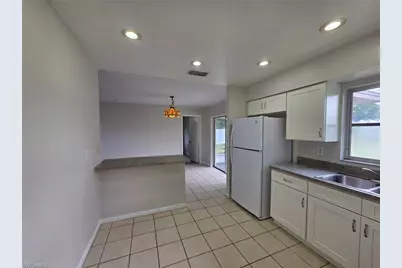 1507 Medford Pl, Lehigh Acres, FL 33936 - Photo 7