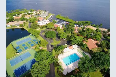 9812 Fathom Ct, Fort Myers, FL 33919 - Photo 39