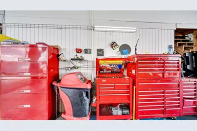 1901 Dana Dr, Fort Myers, FL 33907 - Photo 27