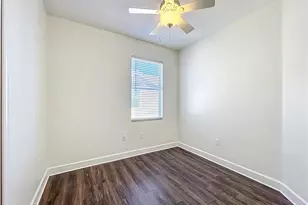 3668 Parkridge Cir, Sarasota, FL 34243 - Photo 17