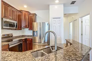 3668 Parkridge Cir, Sarasota, FL 34243 - Photo 11