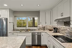 460 E Gulf Dr, Sanibel, FL 33957 - Photo 15