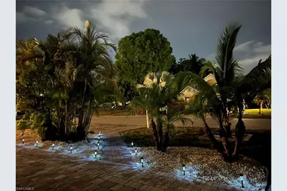 15298 Cricket Ln, Fort Myers, FL 33919 - Photo 5