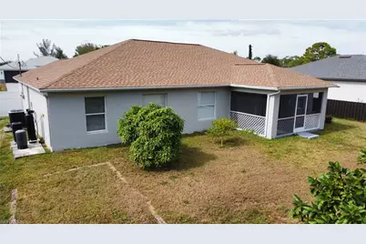 3025 NE 6th Pl, Cape Coral, FL 33909 - Photo 9