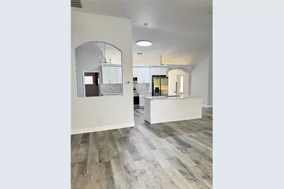 3025 NE 6th Pl, Cape Coral, FL 33909 - Photo 27