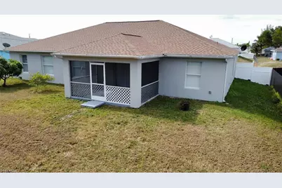 3025 NE 6th Pl, Cape Coral, FL 33909 - Photo 13