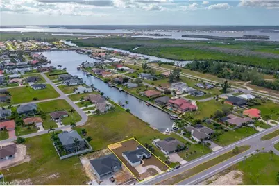 3820 Embers Pkwy W, Cape Coral, FL 33993 - Photo 5