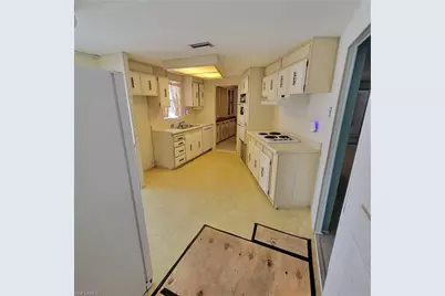 573 Hogan Dr, North Fort Myers, FL 33903 - Photo 9