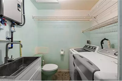 12430 McGregor Blvd, Fort Myers, FL 33919 - Photo 17