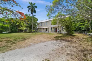 12430 McGregor Blvd, Fort Myers, FL 33919 - Photo 3