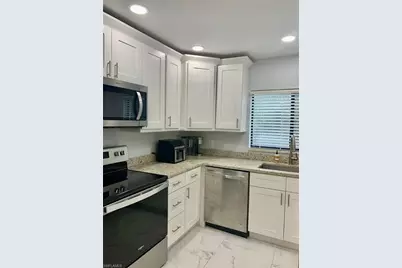 9640 Windsor Gardens Ln #201, Fort Myers, FL 33919 - Photo 5