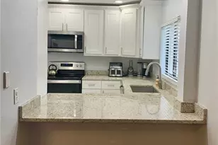 9640 Windsor Gardens Ln, Fort Myers, FL 33919 - Photo 9