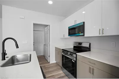 942 Sunrise Blvd, Lehigh Acres, FL 33974 - Photo 15